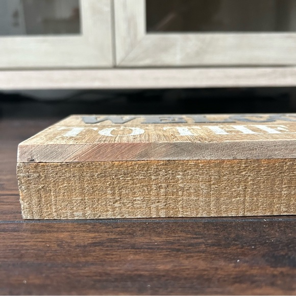 Lake Welcome Sign - Picture 5 of 8